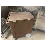 Carlisle Mobile Ice Caddy
