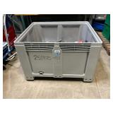 Plastic Crate With Tools Included (Hayward - CA)