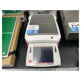 Ohaus Explorer Precision balancer
