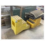 Step Plastic Step Stand - Yellow With Rubber Mats