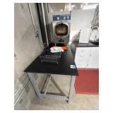 Autoclave steam pressure sterilizer with Workbench