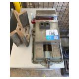 Milling Machine Vise with Accessories