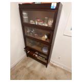 Cabinet with clear view (No Contents)
