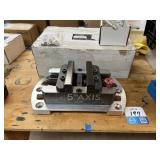 5th Axis V6105 Self-Centering Vise