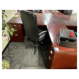 Office Desk w/ right-hand Return 72ï¿½ x 84ï¿½ x 29ï¿½ &