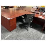 Office Desk w/ right-hand Return 72ï¿½ x 84ï¿½ x 29ï¿½ &