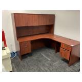 Office Desk-with right-hand return 71ï¿½ x 71ï¿½ x 29ï¿½