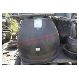 Lot of (150+) pots and planters round and squares