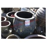 Lot of (150+) pots and planters round and squares