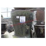 Lot of (150+) pots and planters round and squares