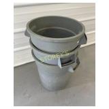 Brute Trash Bin ~15 x 17