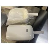 2 NEW White 64oz Ice Scoops