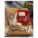 Insert w/ 6 Scoops, Roller, Dough Scrapers,