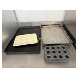 5 Asst Muffing Tins & Baking Pans