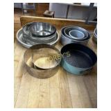 8 Asst Baking Pans & Baking Forms