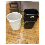 4 Asst Small Garbage Bins