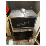 Hoshizaki ~100lbs U/C Ice Machine