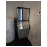 Scotsman Ice Machine w/ Bin