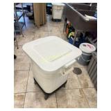 Rubbermaid Ingridient Bin w/ Dolly & Flour
