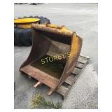 Yellow Bucket - 2 teeth broke