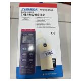 Omega datalogger thermometer