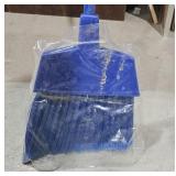 Maxiclean large angle broom