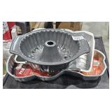 Wilton baking/cake pans   #13