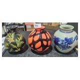 3 vases  1 Art Glass