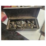 TOOL BOX WITH WIRE WHEEL