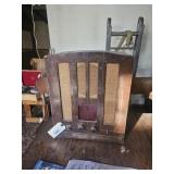 Vintage radio Unknown if it works not tested