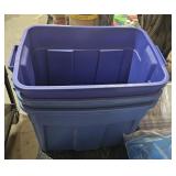 3 plastic totes