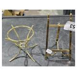 display picture and geometric sculpture