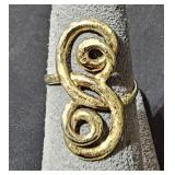 14Ks Ring w/ Swirls 3.7 g   sz 5.75