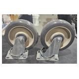 2 swivel casters
