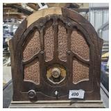 Vintage RCA Victor Model 100 cathedral tube radio