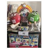 M&M jukebox display and tin