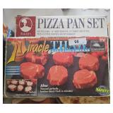Meatball plate, pizza pan set