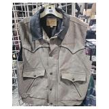 Powder River Outfitters Vest sz L w/ "Saddle