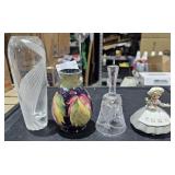 Four pieces, miscellaneous glass items