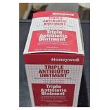Triple anabiotic ointment