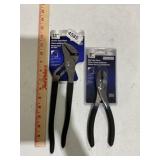 Groove joint pliers and slip joint pliers