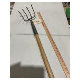 4 Tine Cultivator