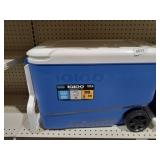 Igloo 38 quart cooler