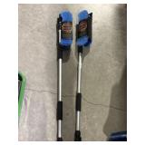 2 Fountain Brushes