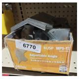 Adjustable angle bracket