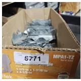 Adjustable angle bracket