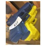 (5) Fake plastic Guns
