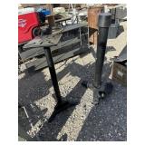 2 tool stands