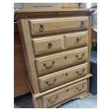 5 Dresser