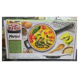 In Box 9" Cast Iron Round Pan "Parini"